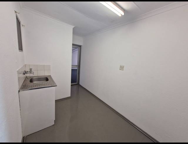 190M² FACTORY TO LET IN JET PARK